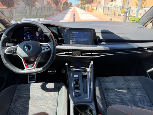 Volkswagen Golf 2021 GTI